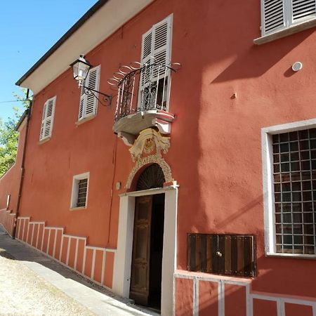 Апарт отель La Rocca Di Efisio Костильоле-д'Астри Экстерьер фото