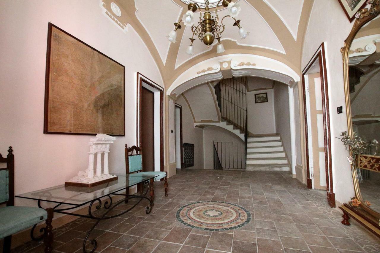 Апарт отель La Rocca Di Efisio Костильоле-д'Астри Экстерьер фото