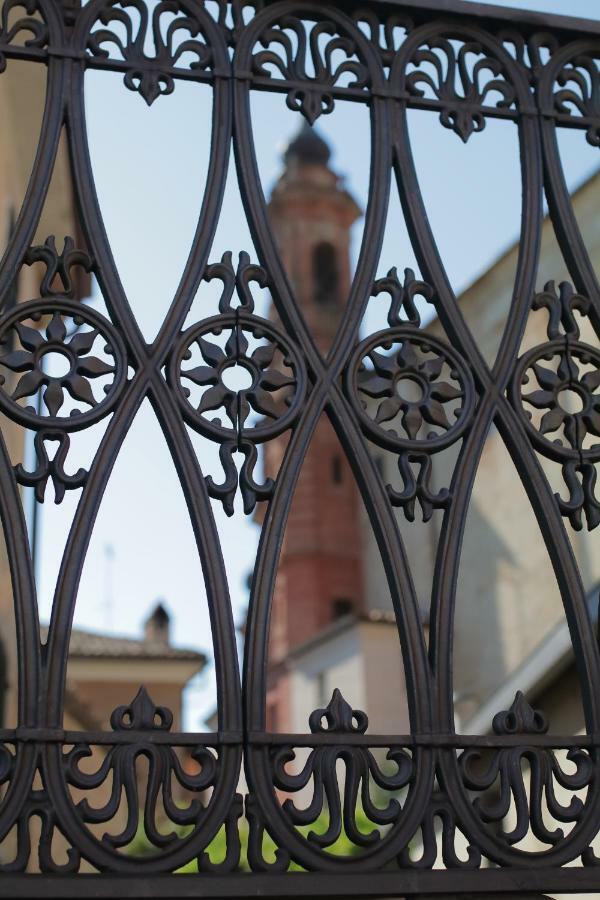 Апарт отель La Rocca Di Efisio Костильоле-д'Астри Экстерьер фото
